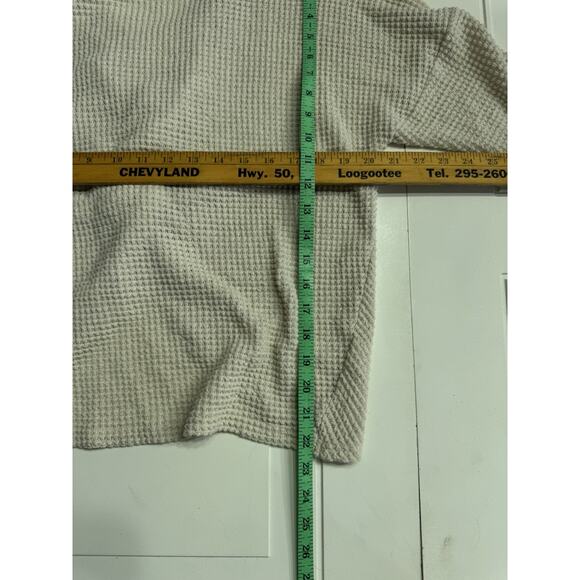 She + Sky Oversized Waffle Knit Twist Back Tan Sweatshirt Size Small - Picture 2 of 5